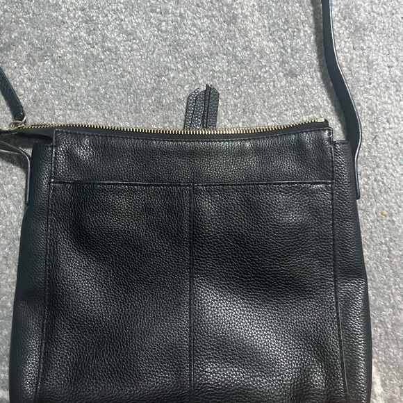 Women’s Vince Camuto leather crossbody - Picture 2 of 6